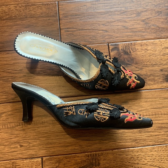 VINTAGE Embroidered Mule shoe - Picture 2 of 8